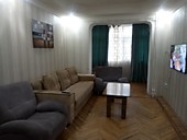 2  комнатная  квартира в центре  эконом